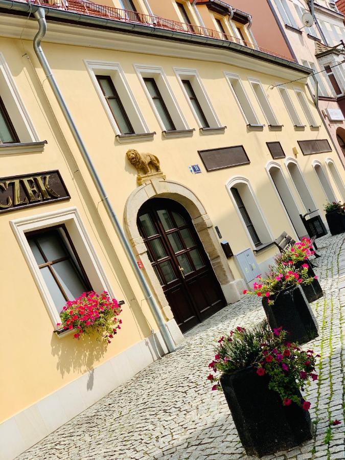 Apartament W Samym Sercu Miasta Z Darmowym Parkingiem Pod Zlotym Lwem -Hotel VI Kladsko Exteriér fotografie